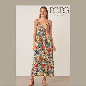 🛍️SALE🛍️ BCBG Paris Multicolor Tropical Floral Twisted Strap V-Neck Maxi Dress
